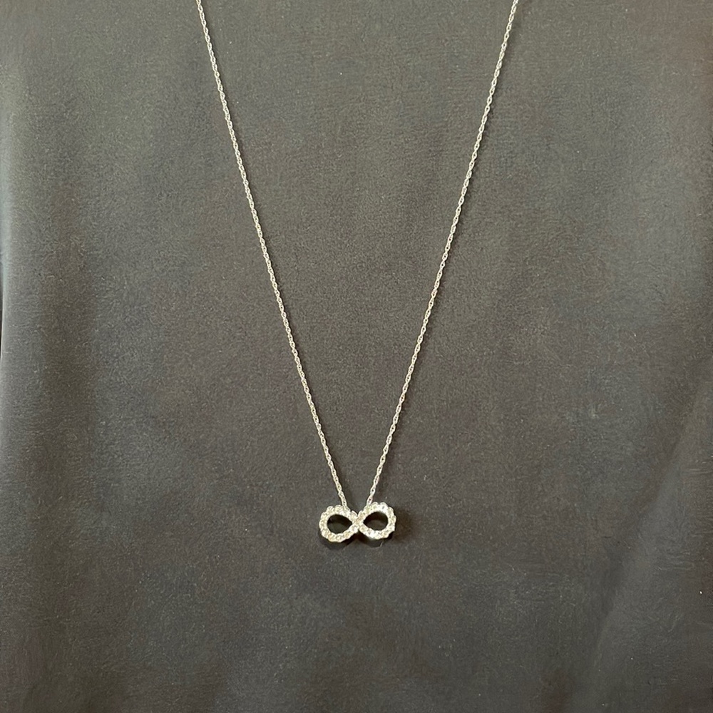 Diamond infinity necklace - Picture 2 of 3